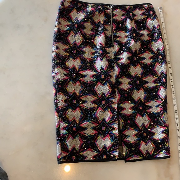 ASTR full sequin “starburst” midi skirt - Picture 3 of 5